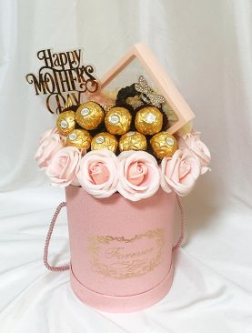 SOLD OUT! Bumble Bee Rose Ferrero Rocher Bouquet Gift Box