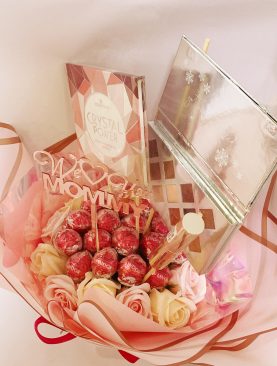 SOLD OUT! We Luv You Mom Roses Lindor Choco Cosmetic Pretty Pink Beige Bouquet