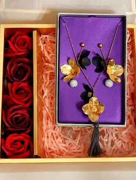 Korean Black Beauty Tassel Jewellery Gift Set – Necklace & Earrings