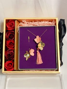 Korean Pink Lady Tassel Jewellery Gift Set – Necklace & Brooch Pin